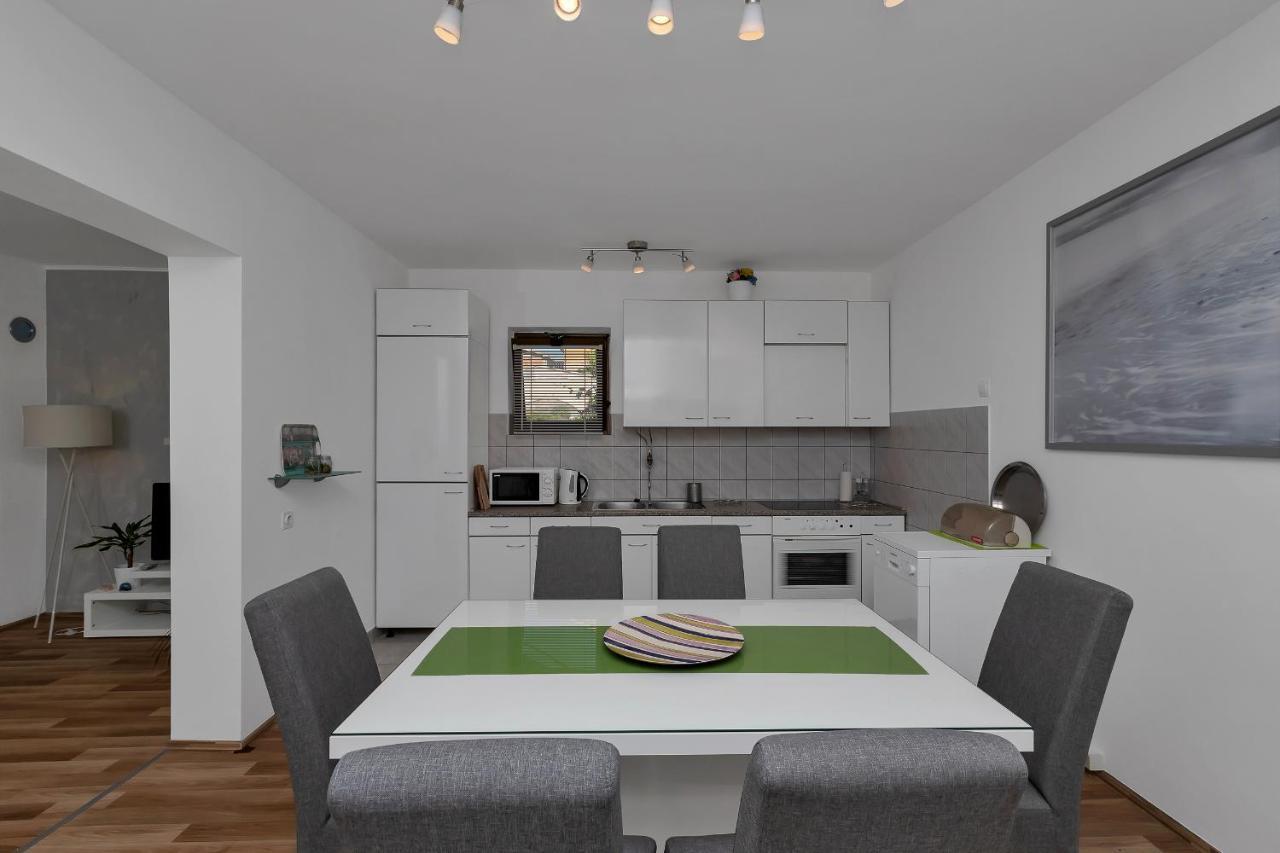 Apartment Sabina Makarska Exterior foto